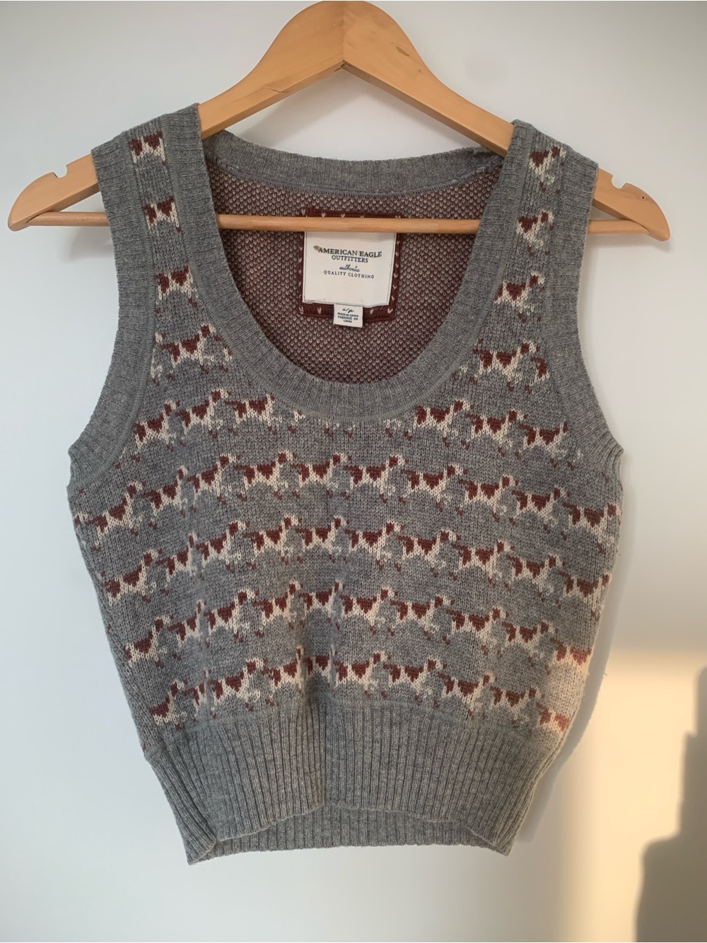 American Eagle Gray Patterned Knit 100% Wool Sweater Vest